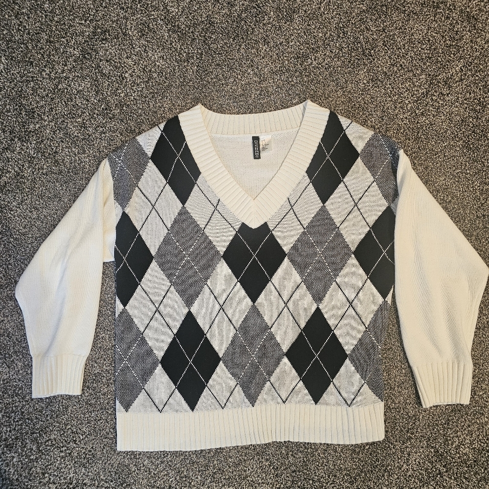 H&M Divided Plaid Sweater Size MEDIUM
